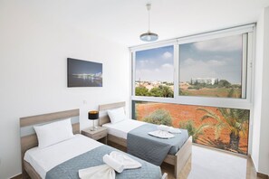3 habitaciones, tabla de planchar con plancha y internet gratis 
