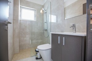 Hair dryer, towels - Villa Aglaia - Three Bedroom Villa, Sleeps 8 (Πρωταράς)