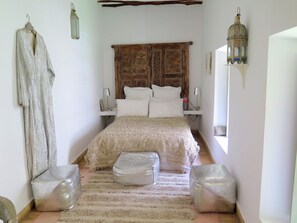 6 habitaciones, tabla de planchar con plancha y internet gratis