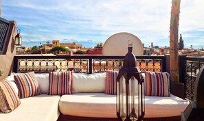 Property grounds - Riad Mentha - Six Bedroom Villa, Sleeps 12 (Marrakesh)