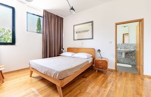3 Schlafzimmer, Bügeleisen/Bügelbrett, kostenloses Internet, Bettwäsche