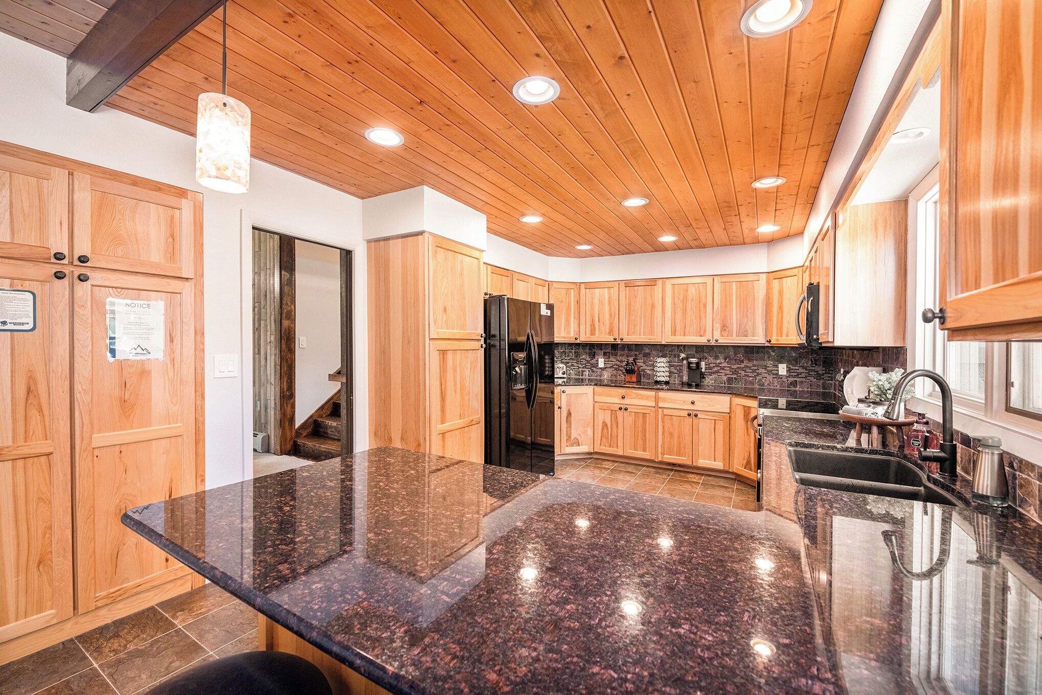 雪櫃、微波爐、焗爐、爐具