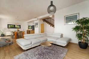 TV, fireplace, DVD player - Villa Poljica - Three Bedroom Villa, Sleeps 6 (Duce)