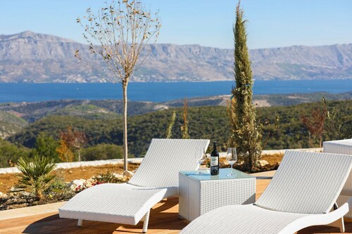 Villa Bracia - Three Bedroom Villa, Sleeps 6