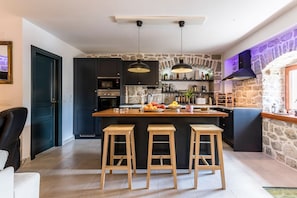 Fridge, dishwasher, highchair