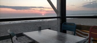 Charming little house 250 metres from the beach