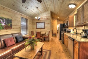 TV, peis og DVD-spiller