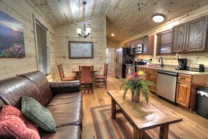 TV, caminetto, lettore DVD