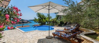 Villa Lyubov - Three Bedroom Villa, Sleeps 9