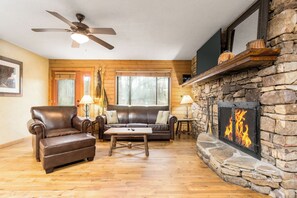 Flat-screen TV, fireplace, DVD player