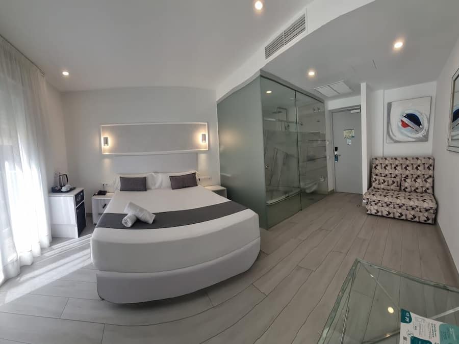 Standard Double or Twin Room, Balcony | Minibar, in-room safe, desk, blackout drapes