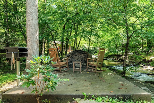 Terrace/patio - Brookside: Gorgeous Brookside Cabin Nestled next to Cosby and Gatlinburg Entrance. (Gatlinburg)