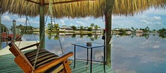 Beautiful Family Sized Condo with Private Pool and Pier