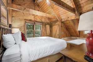 3 bedrooms, free WiFi - Bear's Den: Convenient Location only 3.4 Miles Away from Gatlinburg (Gatlinburg)