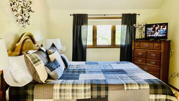 2 quartos, escrivaninha, ferros/tábuas de passar roupa