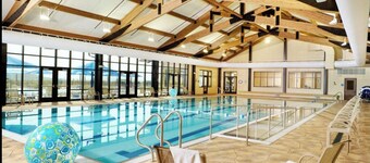 Charming, Farmhouse Chic, Cozy|Fireplace|12 Min to Town|Beautiful View