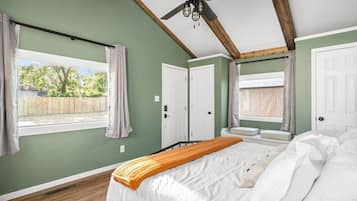 3 bedrooms, iron/ironing board, travel crib, WiFi
