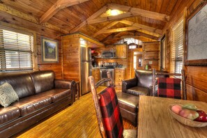 Interior - Briar Creek: Beautiful, Pet Friendly Cabin Beside a Stream in The Great Smoky Mountains (Gatlinburg)