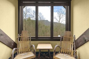 Interior - Roosevelt Lodge: Majestic Lodge with Everything to Make your Perfect Vacation Great! (Gatlinburg)