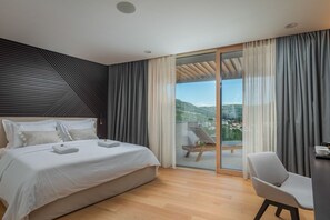 3 chambres, fer et planche à repasser, accès Internet, draps fournis