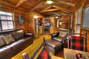 TV, fireplace, DVD player, foosball - Beaver Creek: Creekside Family Cabin (Gatlinburg)