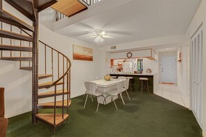 Condo (Heron Pointe E-10) | Bahagian luar