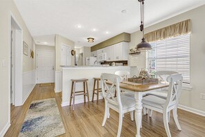 Appart'hôtel, 2 chambres, balcon, vue canal (23-D) | Extérieur
