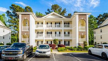 Condo, 3 Bedrooms (1234 River Oaks Dr - 20C) | Exterior