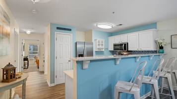 Condo, 3 Bedrooms (1234 River Oaks Dr - 20C) | Exterior