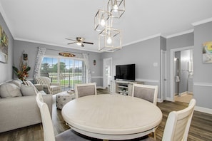 Condo, 2 habitaciones, balcón, vista al campo de golf | Exterior