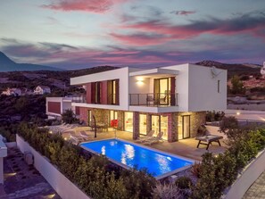 المنشأة من الخارج