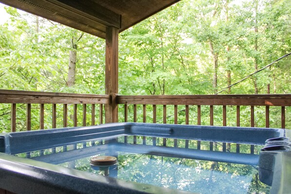 Tina de hidromasaje al aire libre