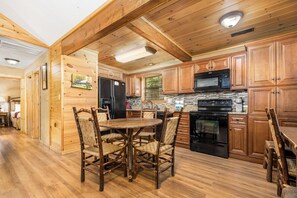Dishwasher - Lazy Bear: Charming Cabin in Gatlinburg Tennessee (Gatlinburg)