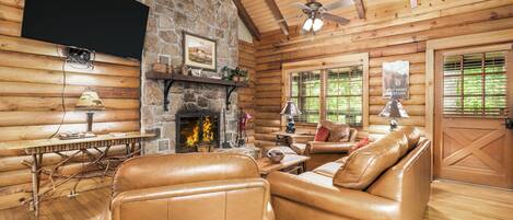 薄型テレビ、暖炉