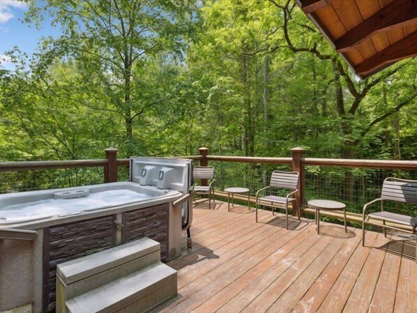 Tina de hidromasaje al aire libre