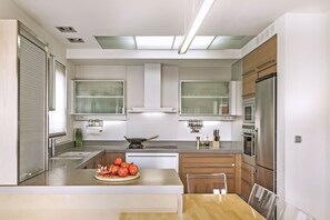 Dishwasher, highchair - Villa Zaimis - Five Bedroom Villa, Sleeps 10 (Daratsos)