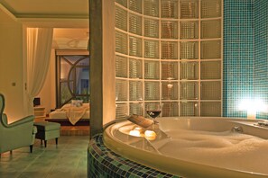 5 bedrooms, iron/ironing board, internet, bed sheets - Villa Zaimis - Five Bedroom Villa, Sleeps 10 (Daratsos)