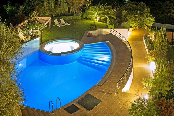 Pool - Villa Zaimis - Five Bedroom Villa, Sleeps 10 (Daratsos)