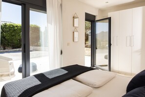 4 chambres, fer et planche à repasser, accès Internet, draps fournis