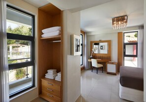 4 多间卧室、熨斗/熨衣板、WiFi、床单