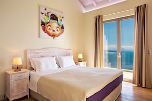 8 bedrooms, iron/ironing board, WiFi, bed sheets