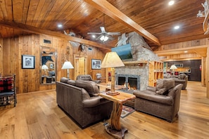 Interior - Rippling Waters: Large Lodge Overlooking River with Beautiful View (Sevierville)