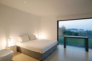 4 habitaciones, tabla de planchar con plancha, wifi y ropa de cama 