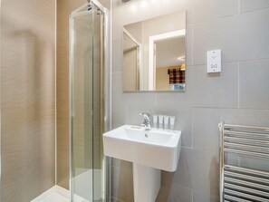 Towels - Burnside West Cottage- UK39596 (St Andrews)