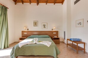2 chambres, fer et planche à repasser, accès à Internet, literie fournie
