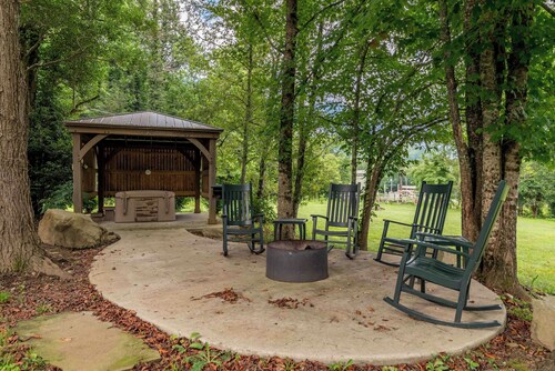 Hikers Haven: Idealic Hikers Getaway, East Access to Hiking Trails of the Great Smoky Mountain