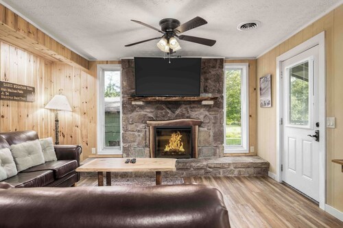 Hikers Haven: Idealic Hikers Getaway, East Access to Hiking Trails of the Great Smoky Mountain