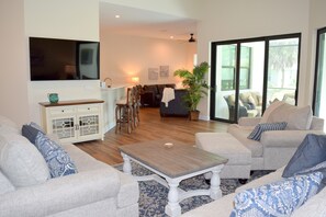 Smart TV, books, offices, computer monitors - NEW! 3/3/2 HEATED POOL HOME IN ROTONDA WEST (Rotonda West)