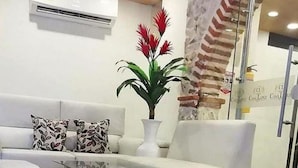 Khu phòng khách