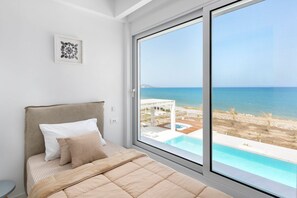 6 bedrooms, iron/ironing board, WiFi, bed sheets